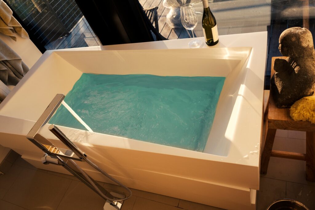 Luxury home bathtub filling
